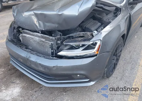 2015 Volkswagen Jetta 1.8T Sport z USA, uszkodzony, nr VIN 3VWD17AJ6FM426339